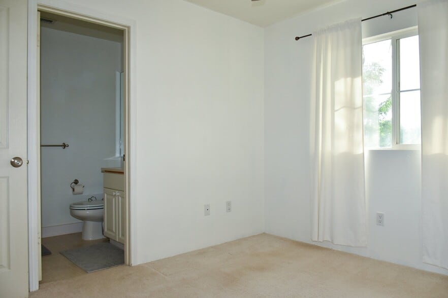 Building Photo - 91-1023-1023 Keoneula Blvd