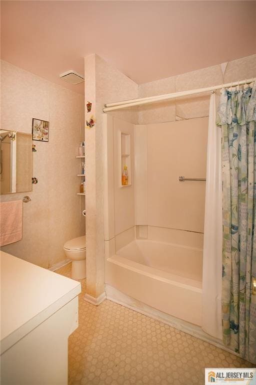 Building Photo - 15 Clemmens Ct