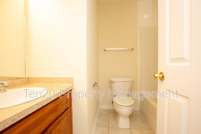 Building Photo - 9021 Sonoma Pointe Dr