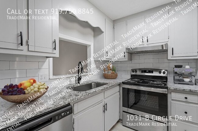 Building Photo - 1031-B Circle Drive-