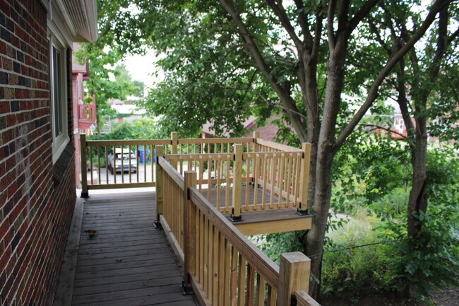 Building Photo - 2506 W Euclid St