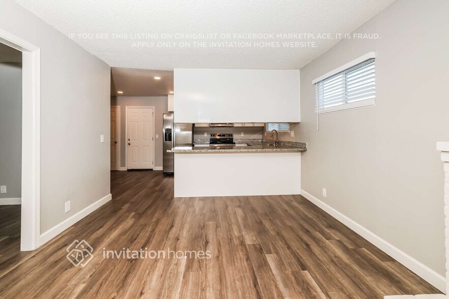 Building Photo - 1024 Woodridge Dr