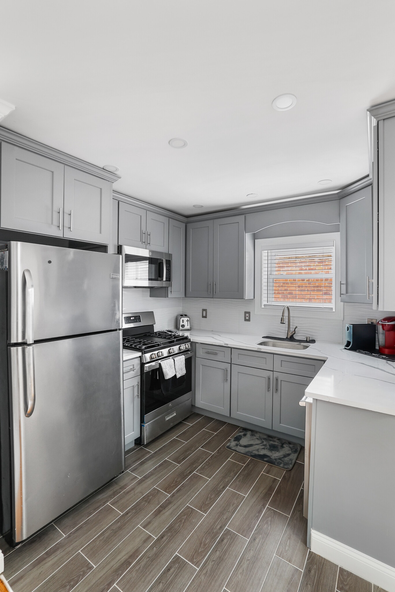 kitchen - 6312 Beach Channel Dr