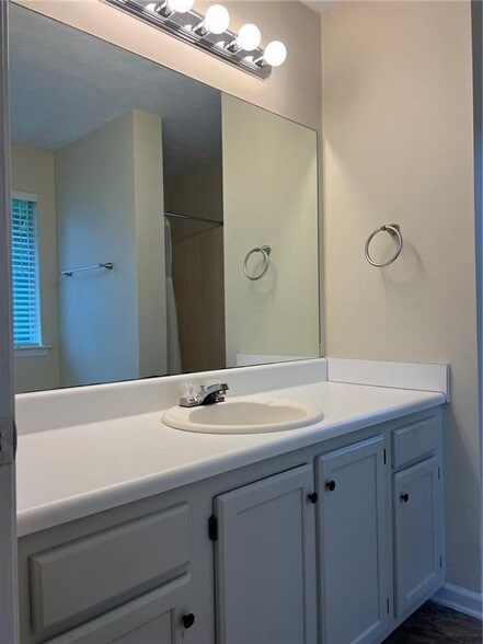 Building Photo - 4197 Sterling Pointe Dr