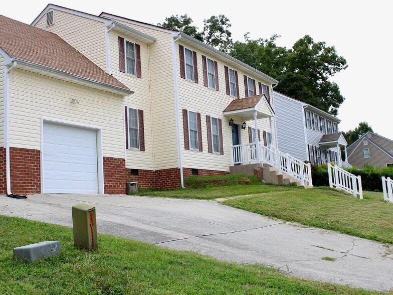 Building Photo - 3730 Carrie Ridge Ct