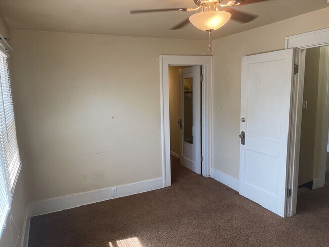 Building Photo - 1831 12th Ave