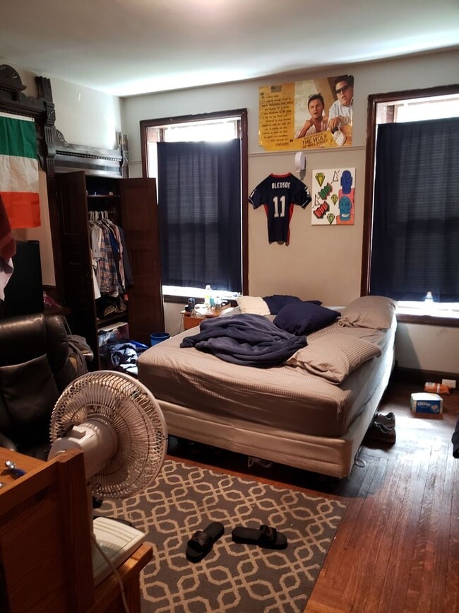 Building Photo - Newly Renovated Temple Student Housing