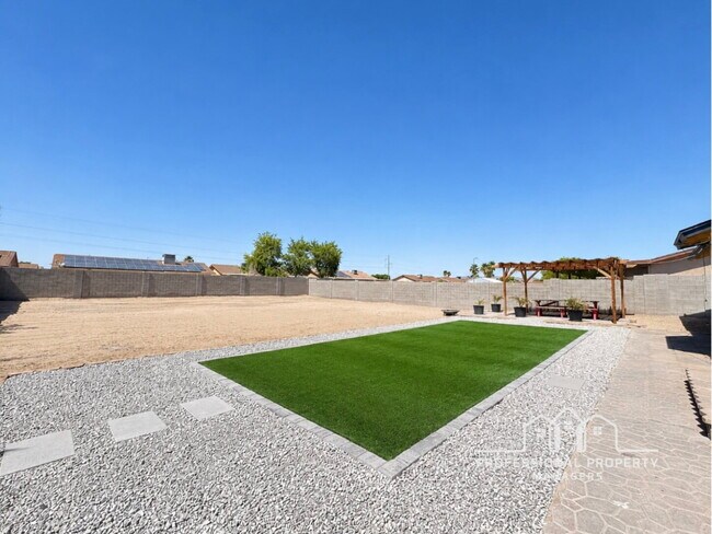 Building Photo - “Spacious 4-Bedroom, 2-Bath Home with Solar Panels in Yuma”