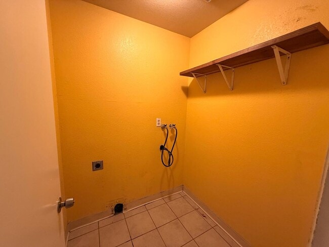 Building Photo - Beautiful 3 Bedroom Single-Family Home!