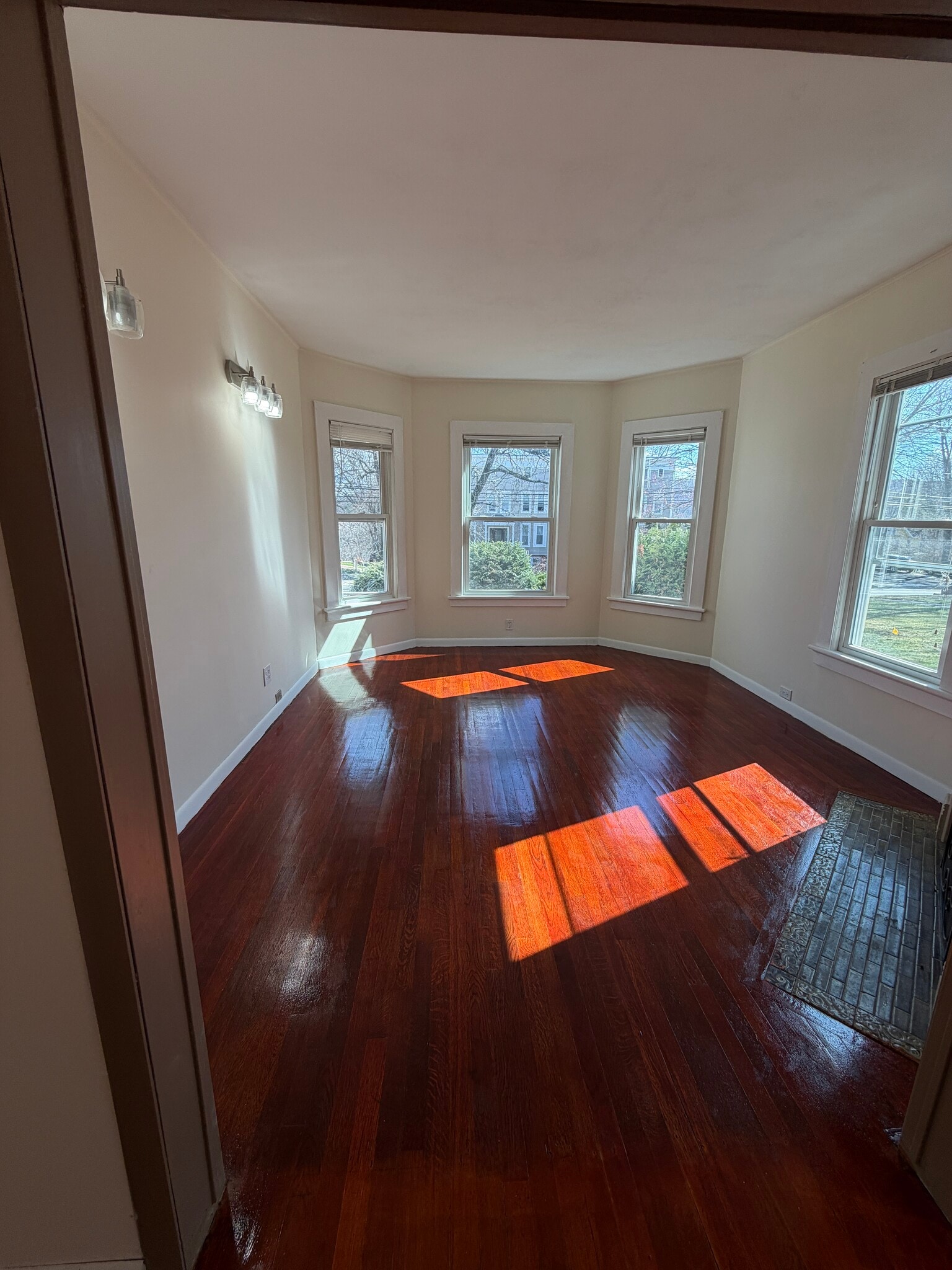 Building Photo - 123 High St