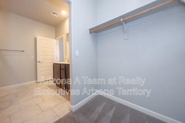 Building Photo - 9404 W Gambel Oak Ln