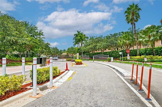 Building Photo - 4137 Briar Ln