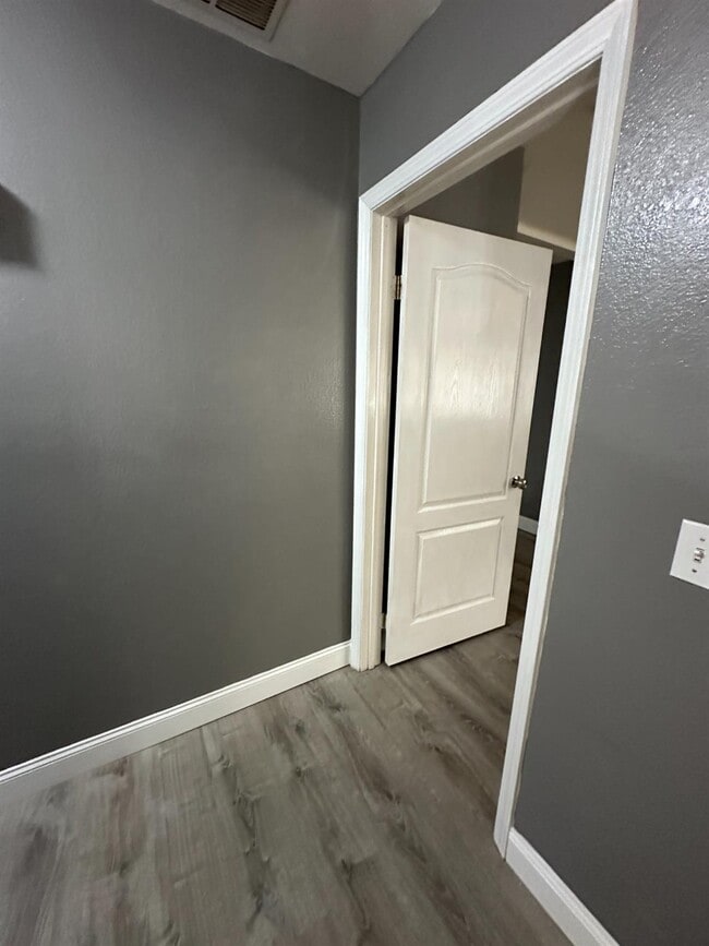 Building Photo - 3040 Boulder Ave