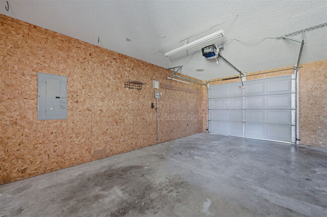 Building Photo - 3118 Normandy Dr