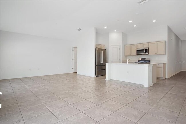 Building Photo - 668 Sand Pne Ln