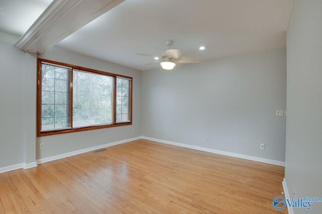 Building Photo - 2700 Briarwood Dr SE