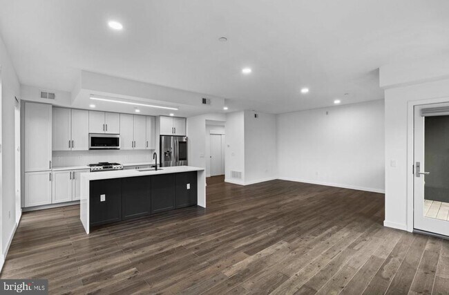 Building Photo - 1501 N 31st St