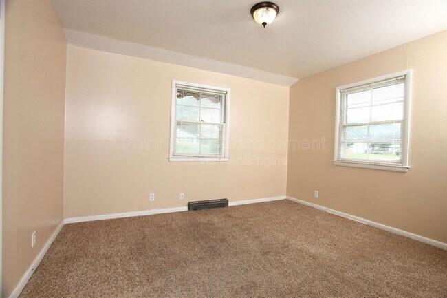 Building Photo - 1615 W Crawford St