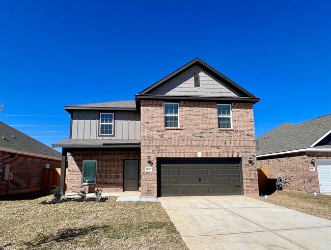 Primary Photo - 440 Beechwood Hacienda Dr