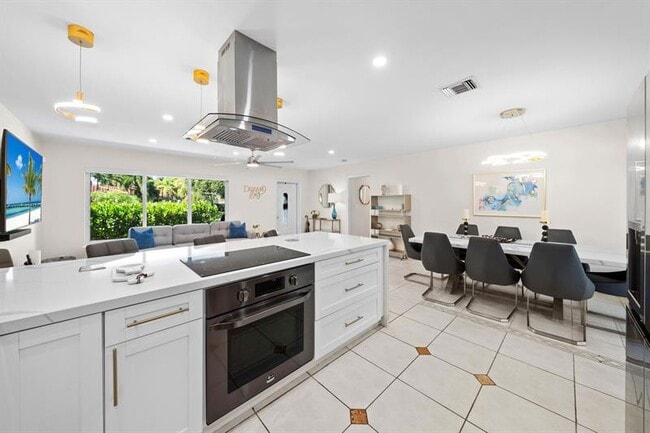 Building Photo - 4804-4806-4806 NE 21st Ave