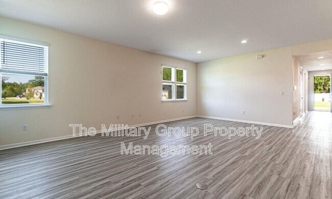 Building Photo - 12706 Grn Mdw Dr