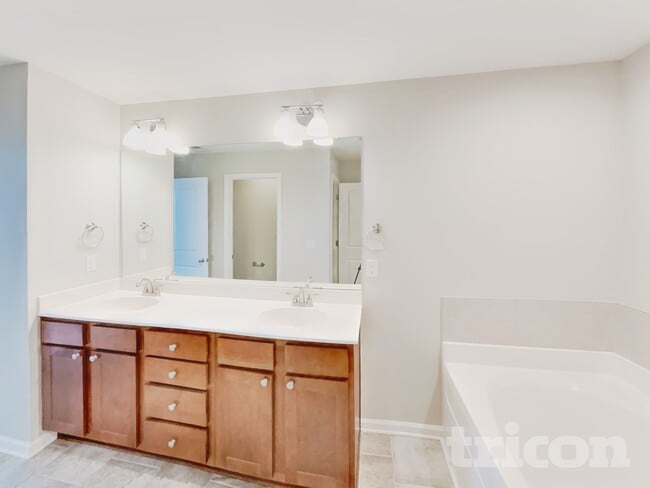 Building Photo - 508 Hickory Leaf Ct