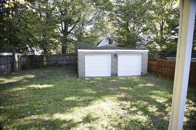 Building Photo - Updated 3BR house in Taylor Berry Neighbor...