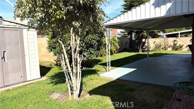 Building Photo - 927 Latchford Ave