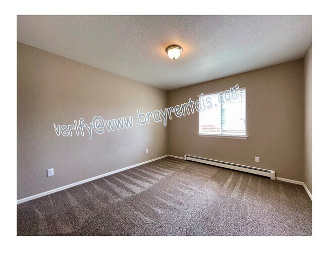 Building Photo - 3 Burgundy Ct