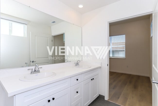 Building Photo - Welcome to the brand-new Tierra Del Sol Community in Antelope!