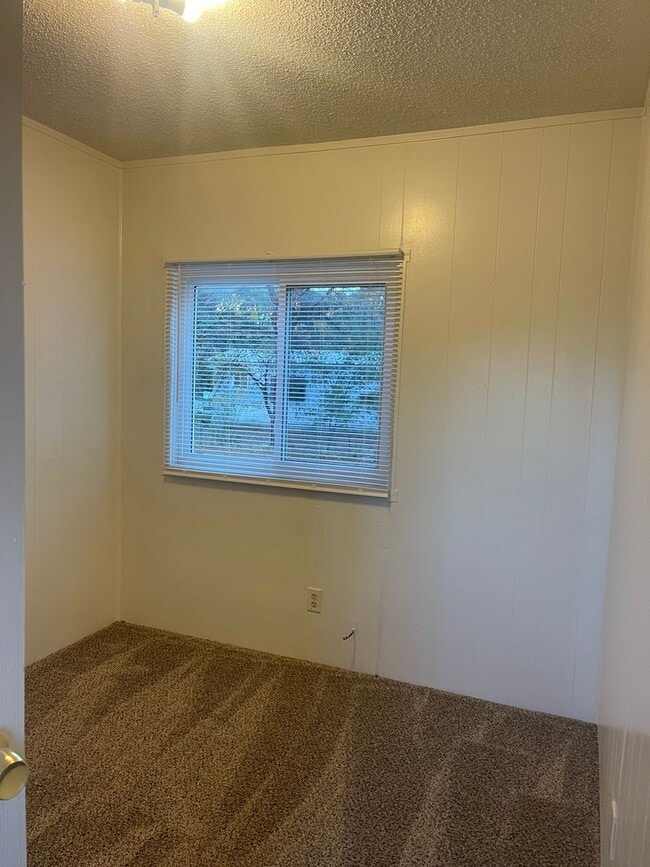 Building Photo - 3 Bedroom 2 Bath Single Wide Mobile in Lake Montezuma Contact Property Pros Property Management