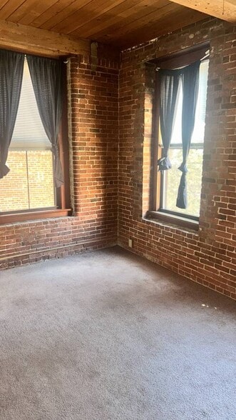 Building Photo - 59 Washington St