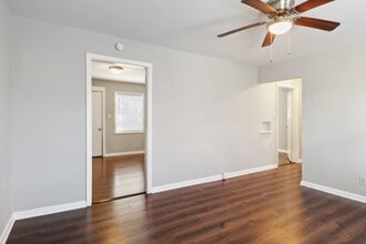 Building Photo - 1116 E Park Ave