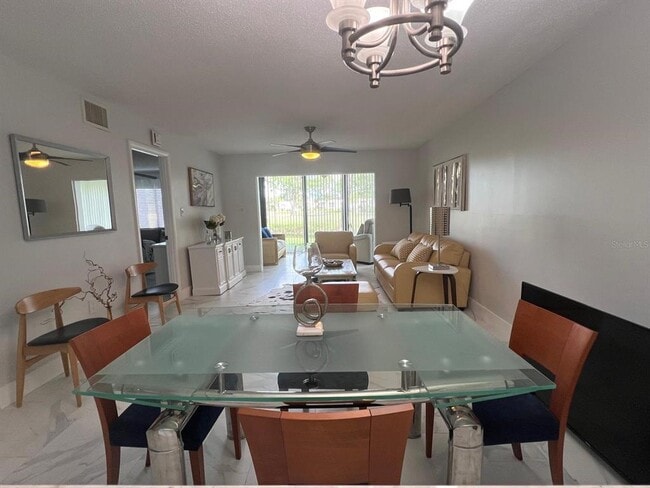 Building Photo - 5279 Willow Links