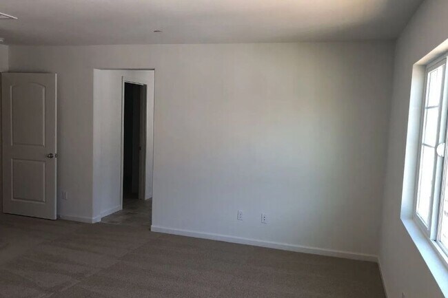 Building Photo - 2557 Lacey Ann Ave