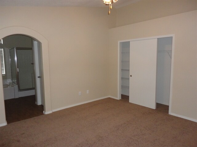 Building Photo - 6301 Vaughn Dr NE