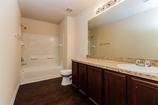 Building Photo - 2435 Tomica Ct