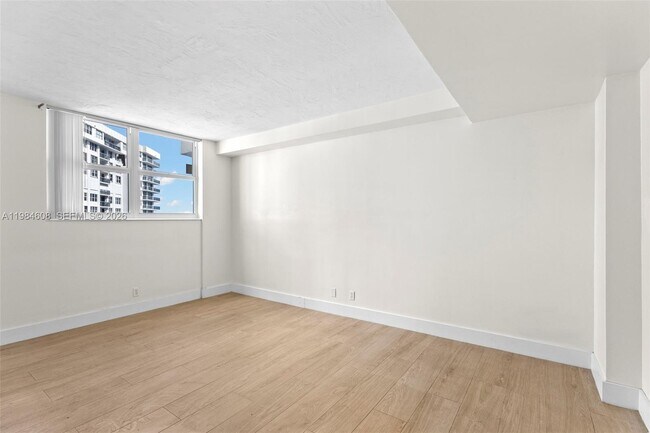 Building Photo - 3001 S Ocean Dr