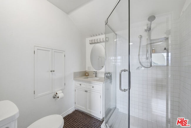 Building Photo - 501 Sadie Rd