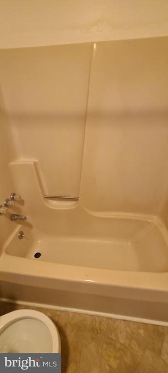 Building Photo - 319 Pendleton Dr