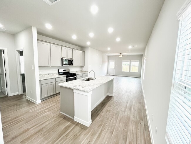 Building Photo - 11848 Whirlaway Dr