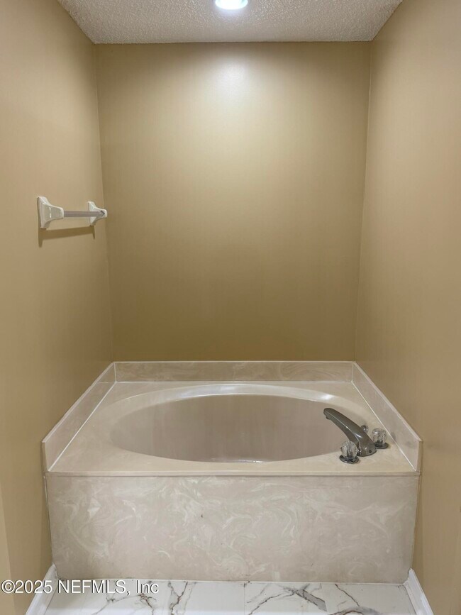 Building Photo - 1318 Yellow Jacket Ct