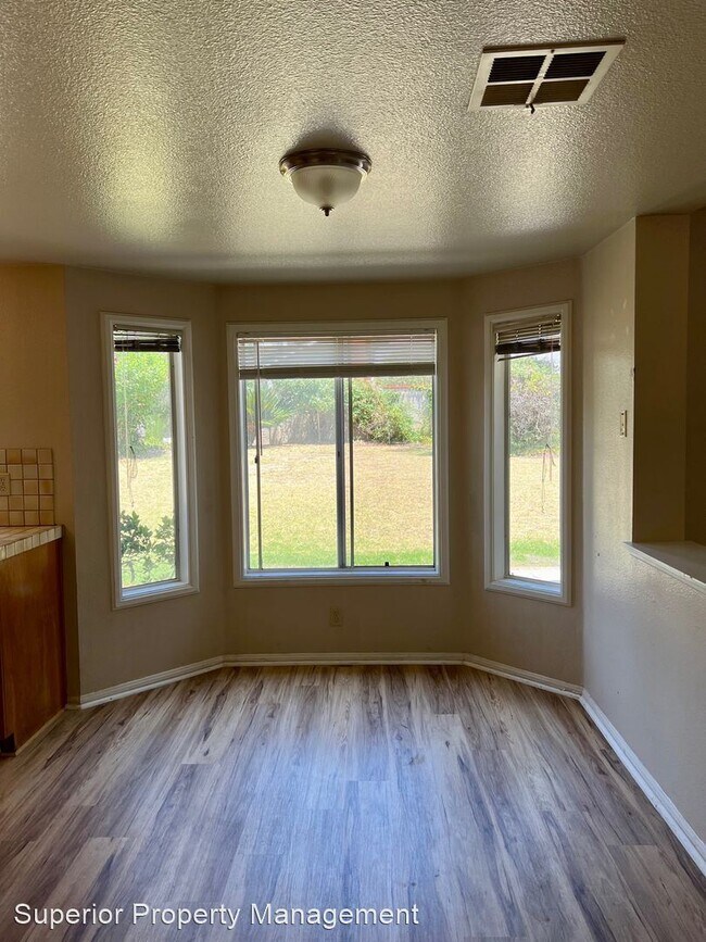 Building Photo - 4 br, 3 bath House - 910 High Country Dr.