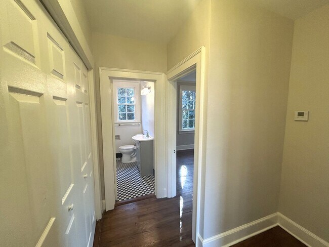 Building Photo - 132 Oak Haven Ave