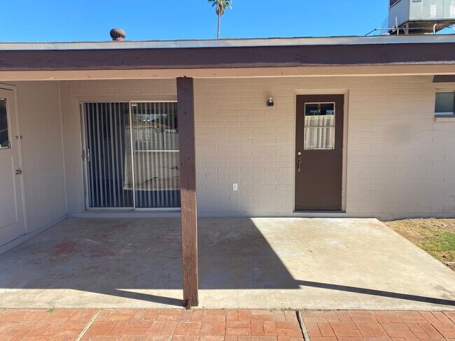 Building Photo - 3326 S Country Club Way