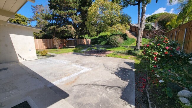 Building Photo - Beautifully renovated 4bd/2ba home in Bay Ho!