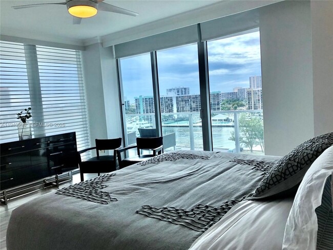 Building Photo - 3101 S Ocean Dr