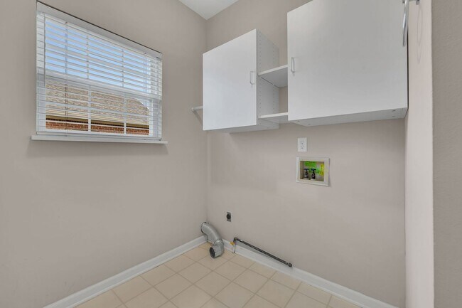 Building Photo - Spotless home for rent in sought after Fie...