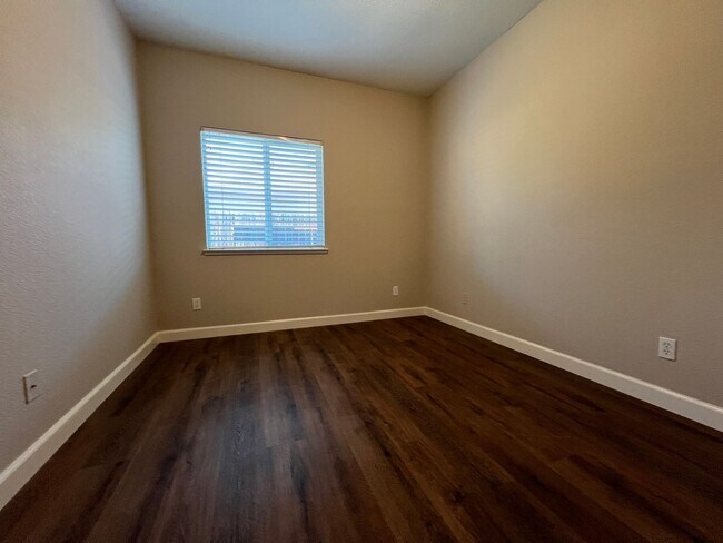 Building Photo - Gorgeous Stonecreek Home!