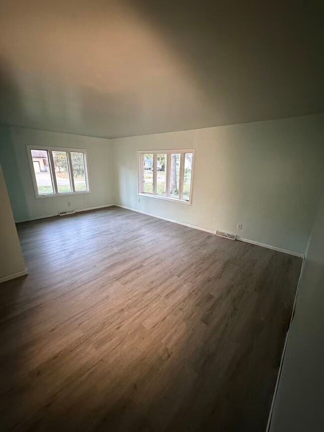 Building Photo - 126 Gunn Ave